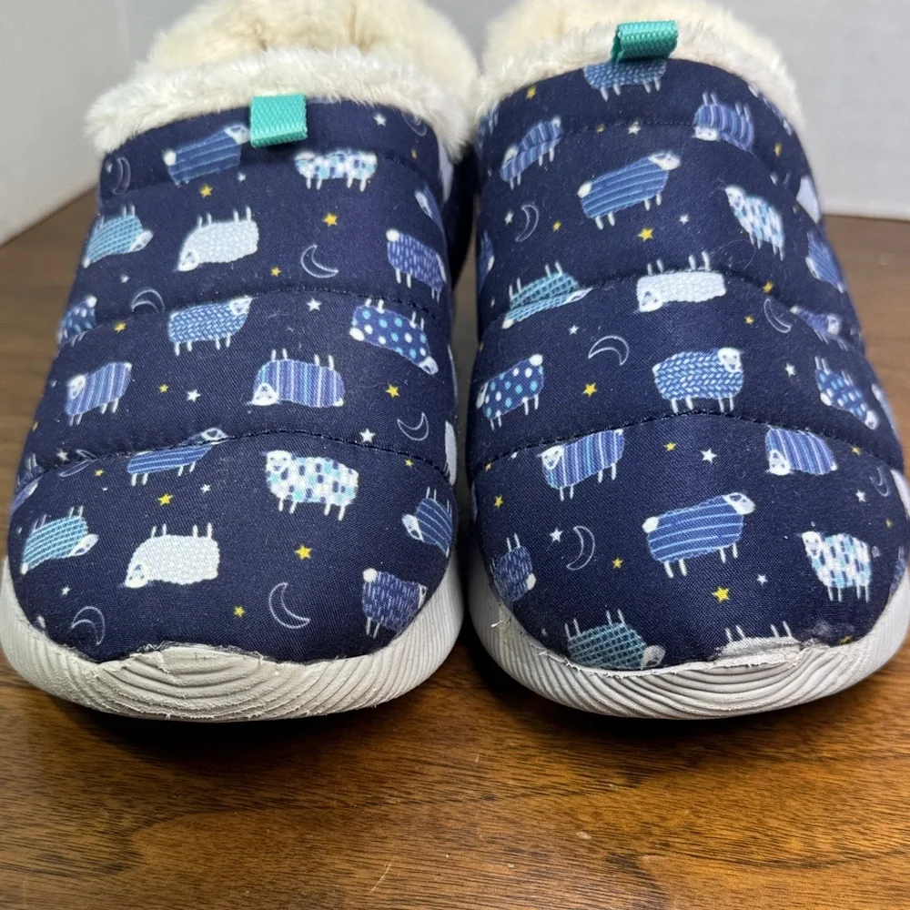 Lands End Sheep Kids Sherpa Lined Ultra Lightweight Puffer Slippers, est sz 4